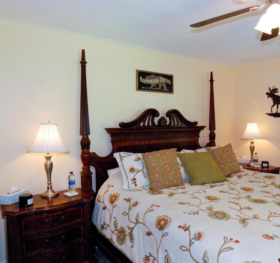 Maple Leaf Lodge Schroon Lake Exterior photo