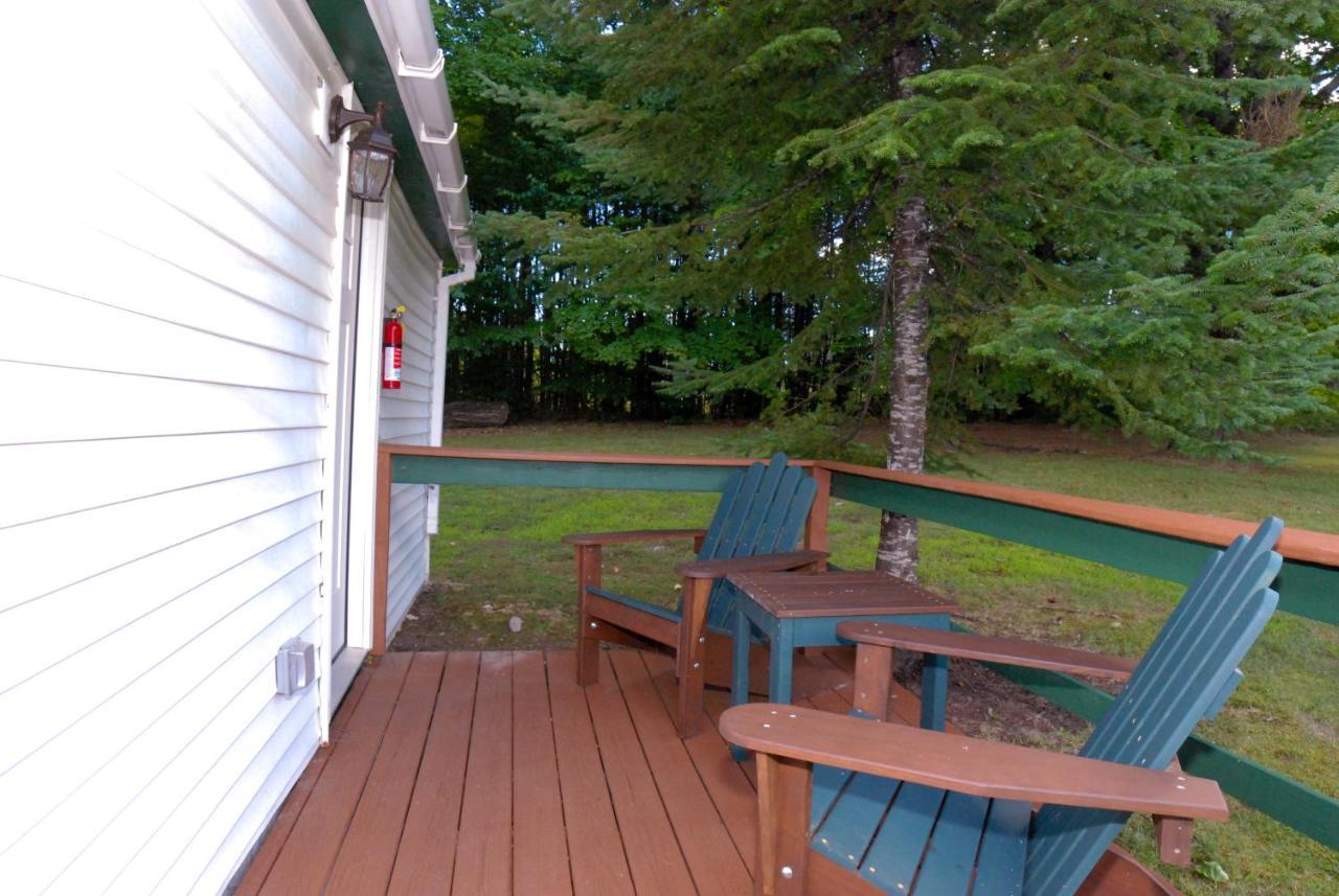 Maple Leaf Lodge Schroon Lake Exterior photo